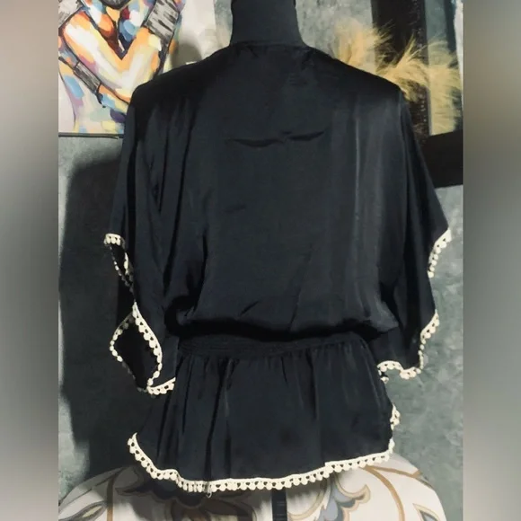 Chelsea And Theodore Blouse - Picture 9 of 12